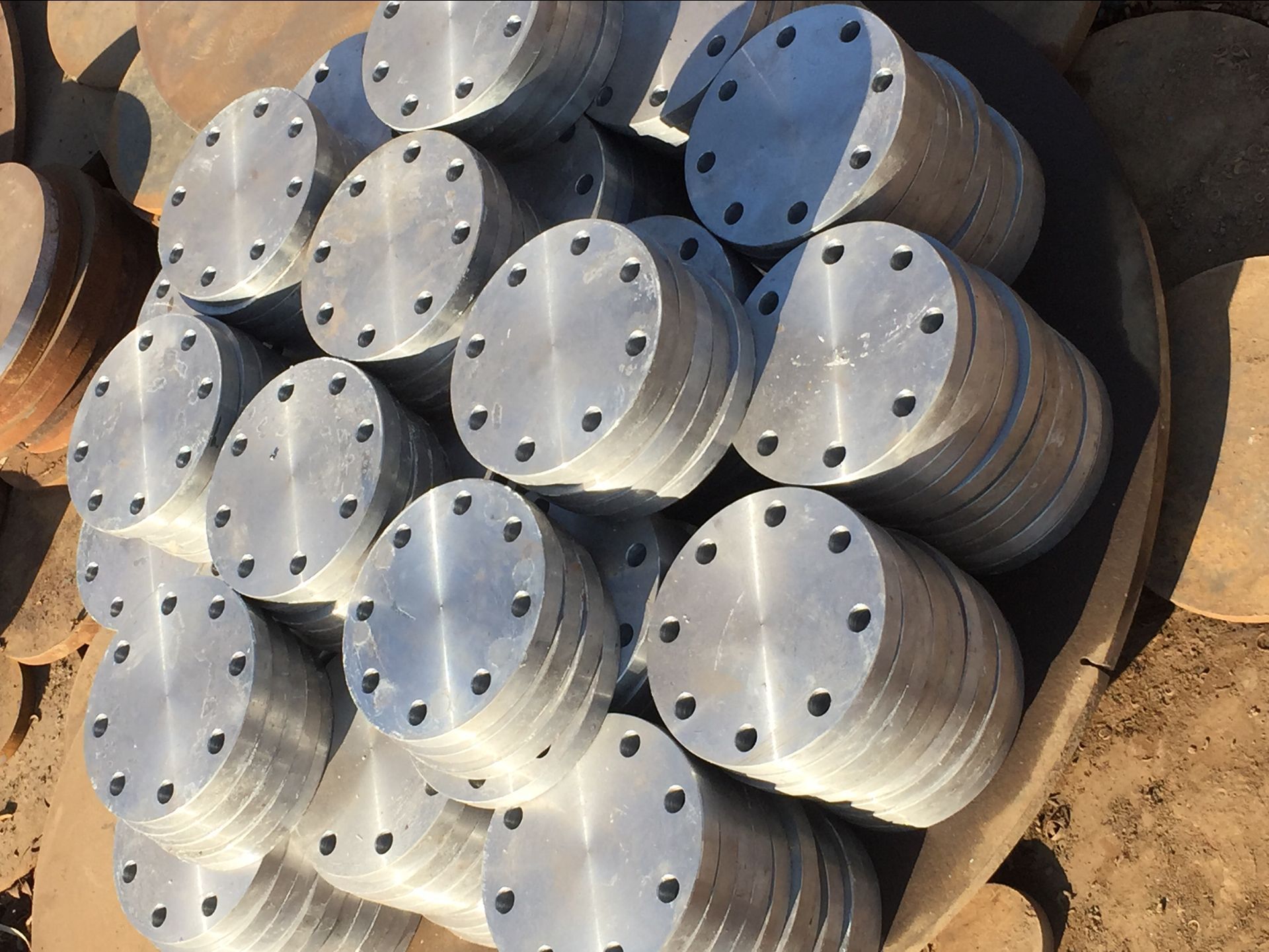 盲板、法蘭蓋、盲法蘭是不是一種產(chǎn)品